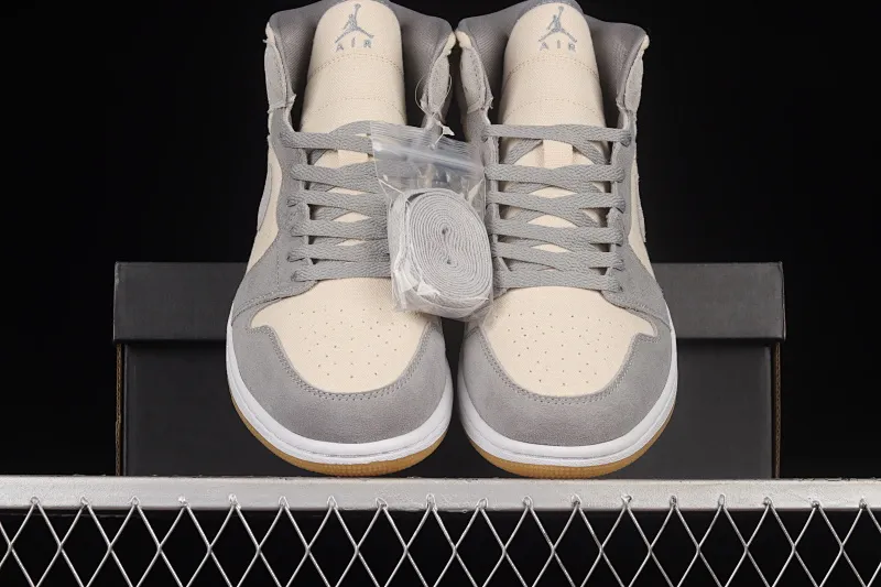 All categories Air Jordan Jordan series basketball shoes Air Jordan 1 Mid G version pure original Air Jordan 1 Mid AJ1 Joe 1 coconut milk color mid-top basketball shoes DN4281-100